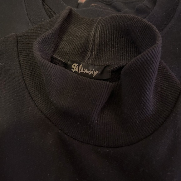 Galaxxxy Dino sweater - Picture 3 of 5